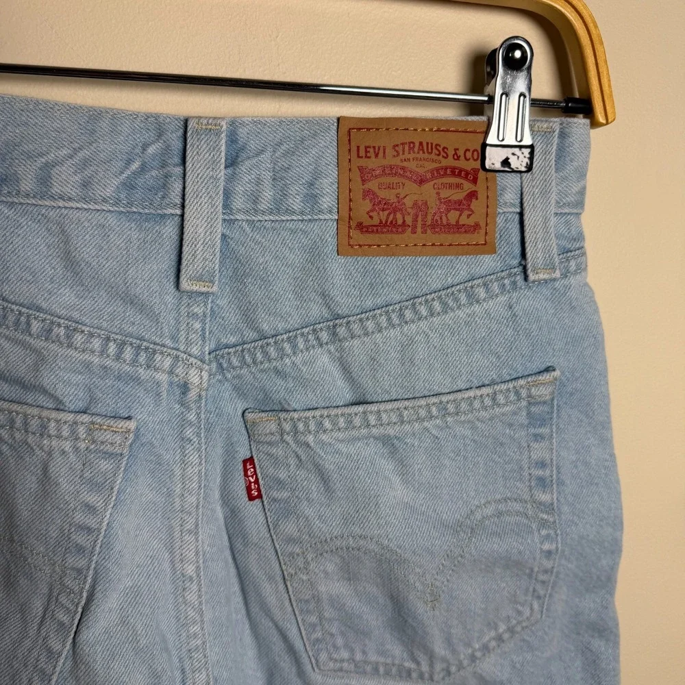 Levi's Cut Off Denim Jean High Waist Mom Shorts Size 26 Blue Distressed Light 3